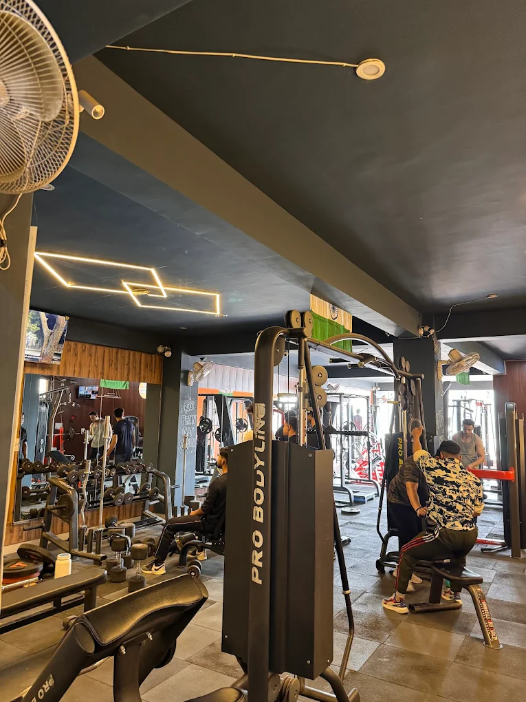 Dumbbells & Curls Gym Dehradun
