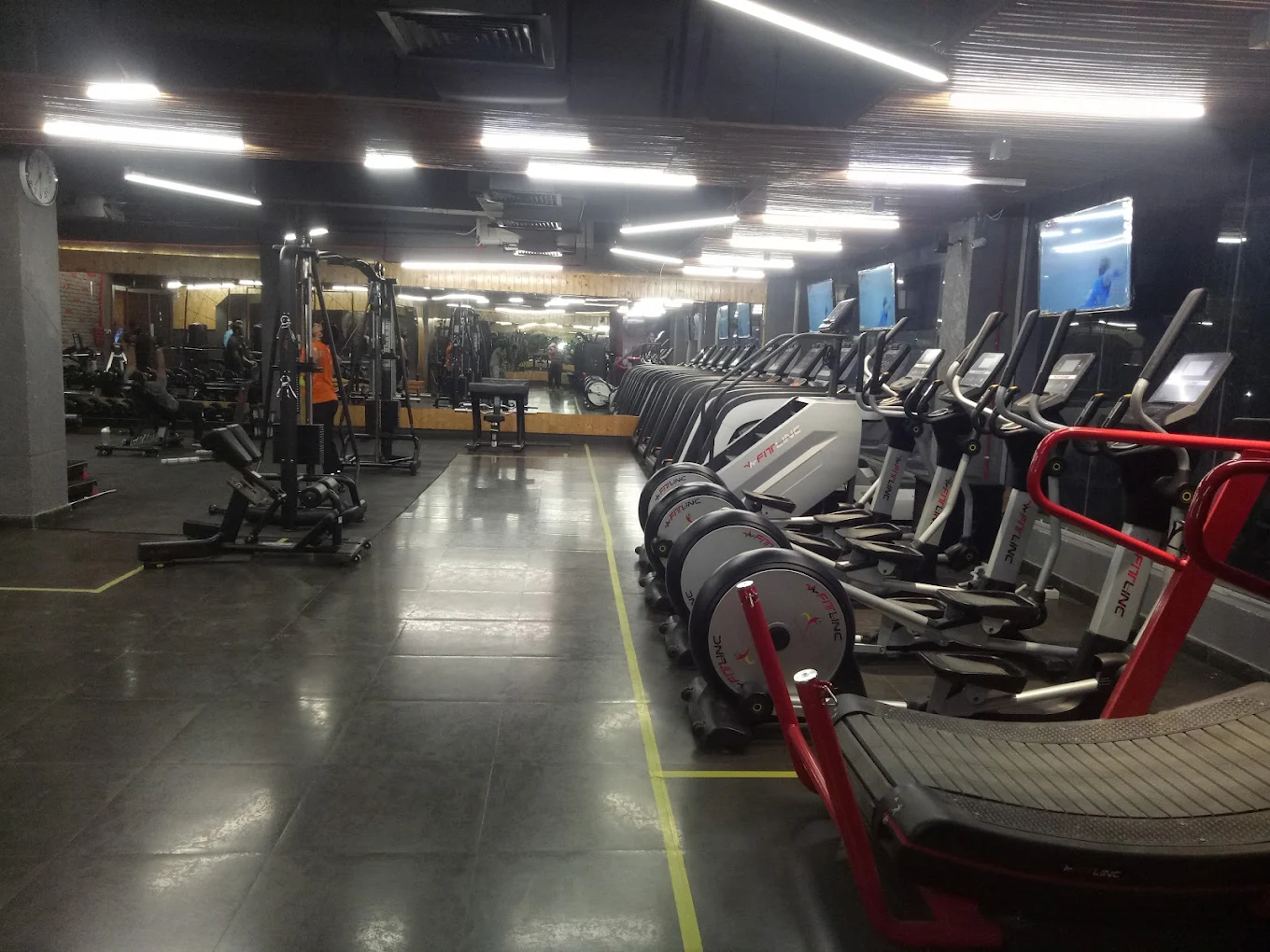 FIT7 BY M. S. DHONI HEALTH CLUB & STUDIO HARIDWAR